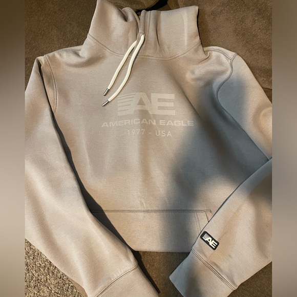 American Eagle Outfitters Other - Men’s American Eagle sweatshirt tan size medium